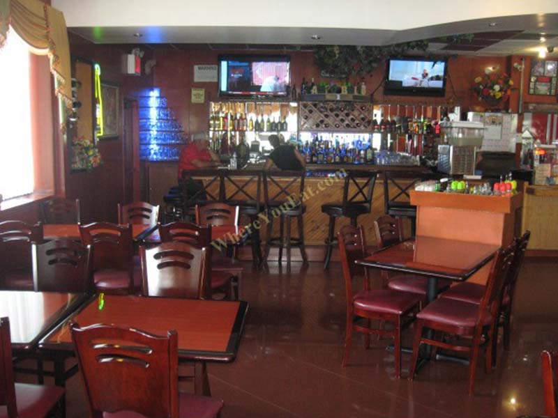 The dining room at Campo Bello Staten Island